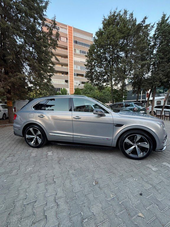 Bentley Bentayga, 6.0 L, 2016 il, 80 000 km — Avtomobillər, Bakı (5)