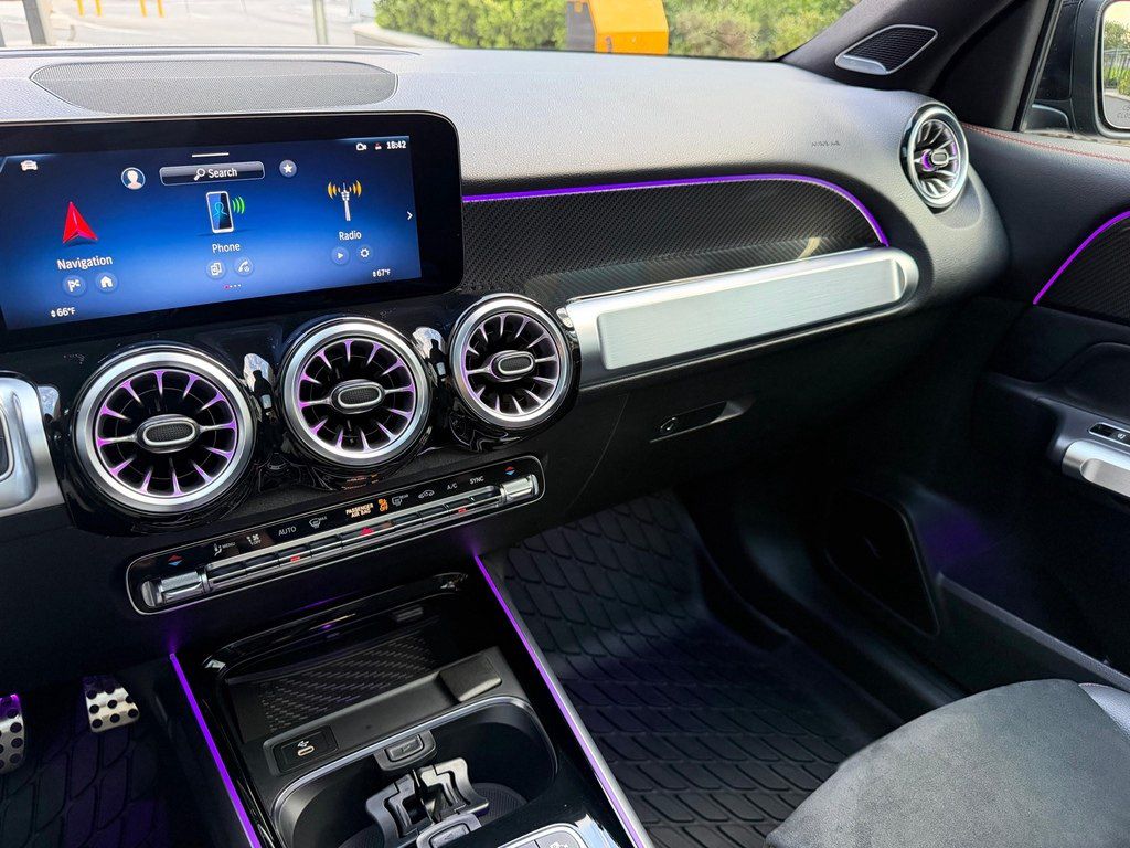 Mercedes GLB 250 4MATIC, 2.0 L, 2024 il, 53 000 km — Avtomobillər, Bakı (11)