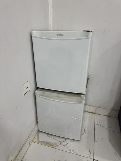 TCL mini soyuducu - Kompakt ölçü: masanın altına, yataq otağına — Bakı