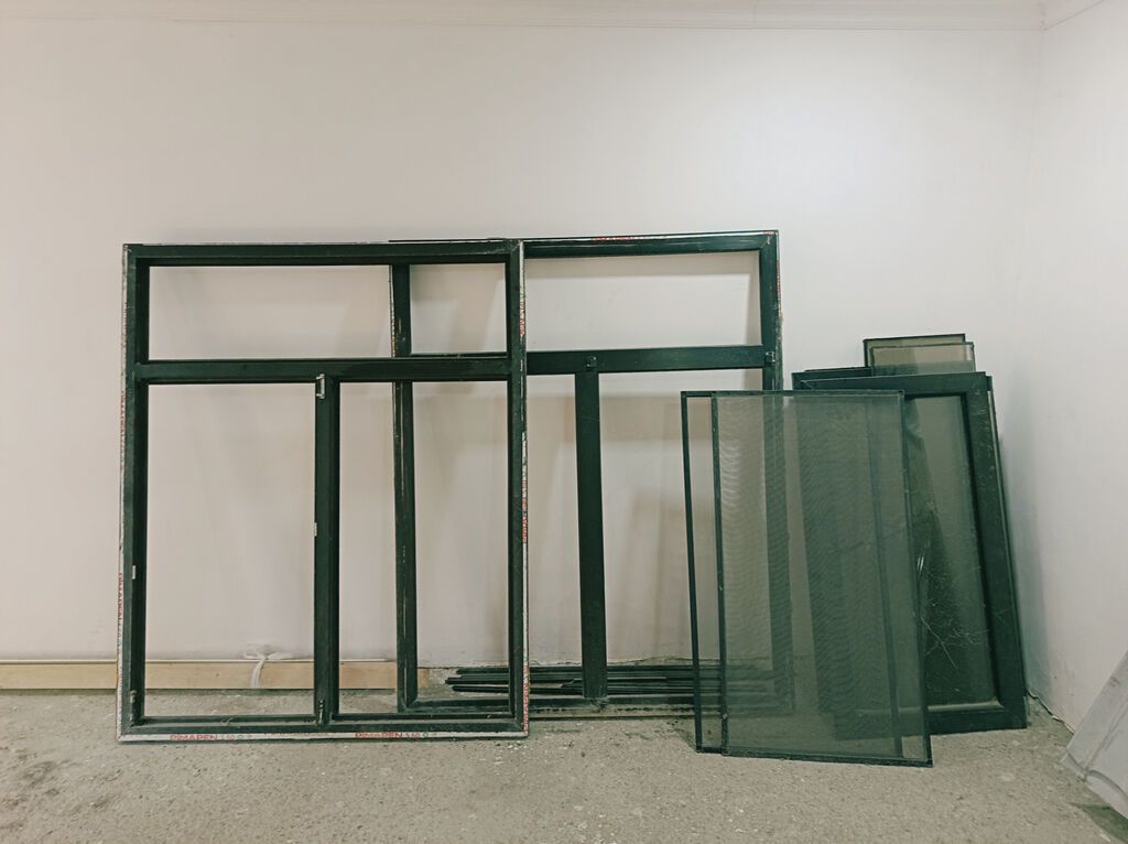 Alüminium pəncərə və qapı dəsti - Material: tünd rəngli alüminium — Mallar, Bakı (4)
