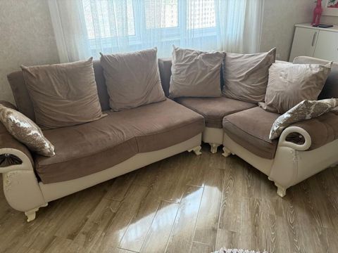 Divan 120 azn açlır bazaldı sadəcə kənarn pişiy cırmaqlayb yeni — Bakı