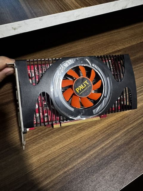 Palit istehsalı PCI‑Express videokart Qoruyucu plonka bele ustundedi — Bakı