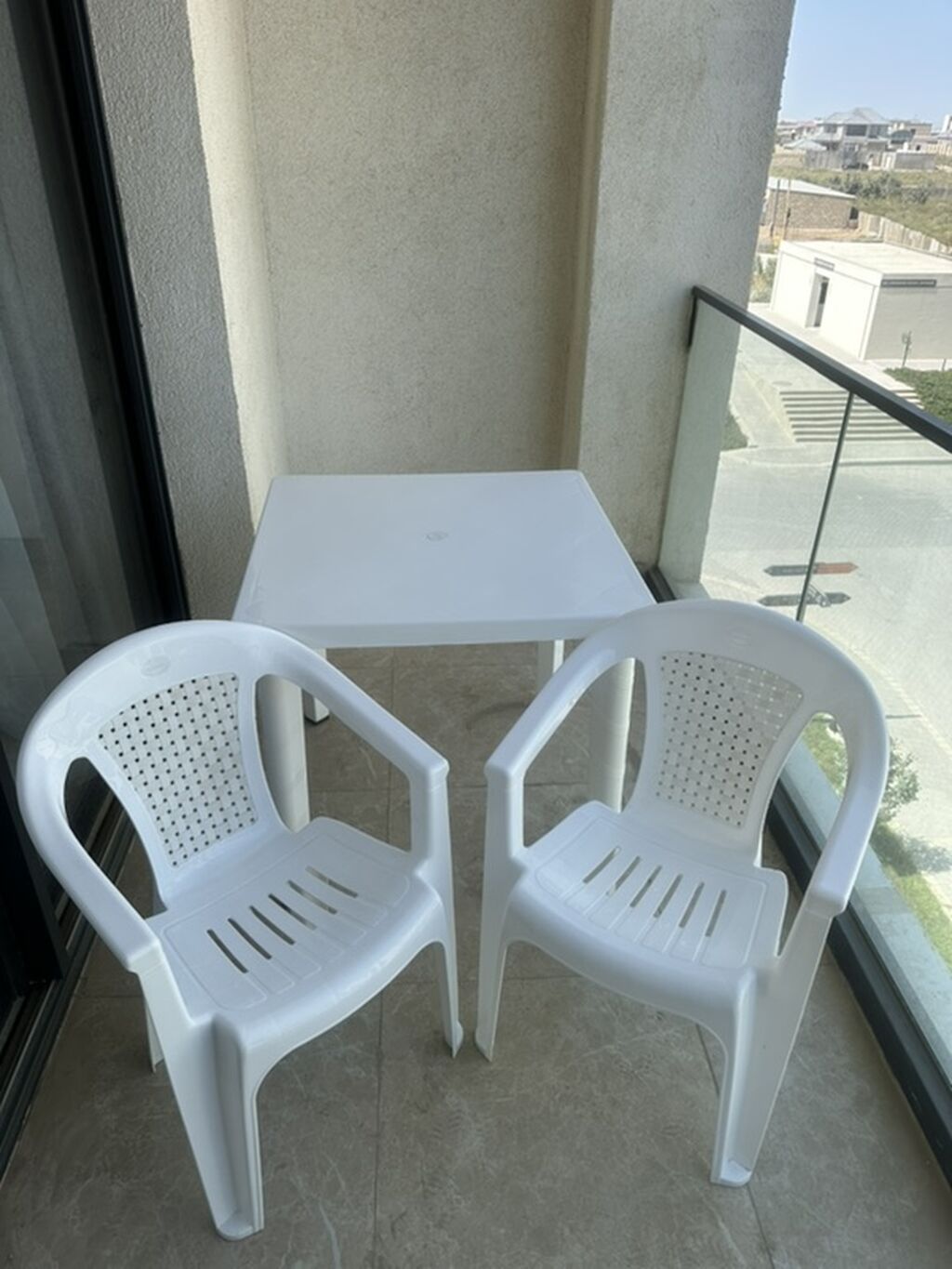 Plastik balkon/bağ dəsti - Tərkibi: 1 ədəd kvadrat masa + 2 ədəd — Mebel, Digah