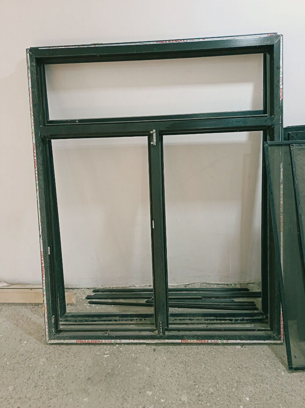 Alüminium pəncərə və qapı dəsti - Material: tünd rəngli alüminium — Mallar, Bakı (2)