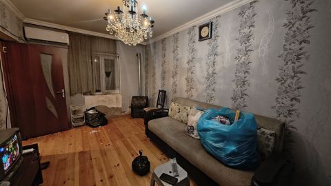 2 otaqlı həyət evi Xüsusiyyətlər: - 2 ayrı otaq - Təbii taxta döşəmə — Bakı