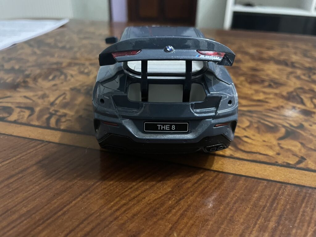 BMW 8 Series M840i kupesi – metal kolleksiya modeli - Miqyas: təxmini — Mallar, Digah (4)
