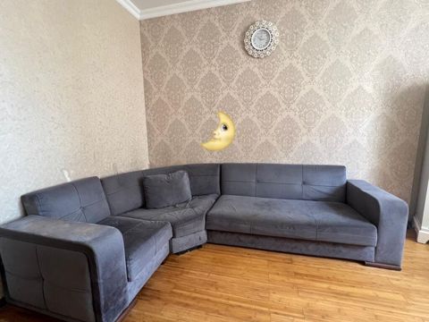 Divan 250 azn.acilir baza var. Ünvan Qarayev Ayten — Bakı