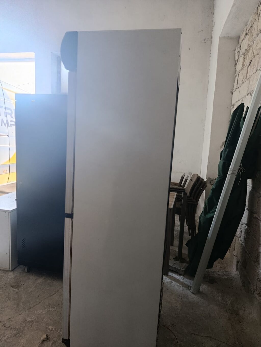 Şüşə qapılı vitrin tipli soyuducu şkaf. Ticarət obyektləri, market — Mallar, Mehdiabad (3)