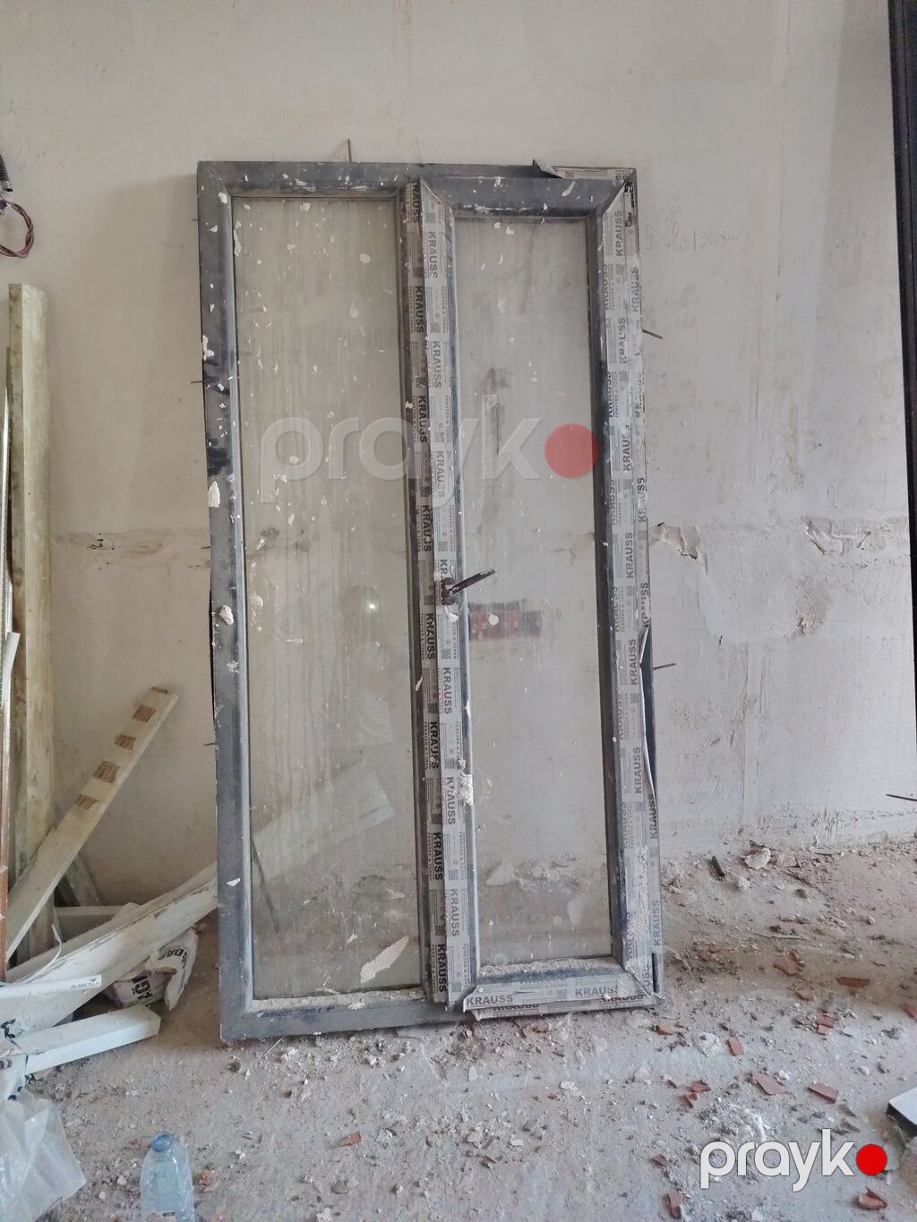 Açıq rəngli şüşəli alüminium/plastik qapı‑pəncərə dəsti - Rəng: tünd — Pəncərələr, qapılar, balkonlar, Digah (2)
