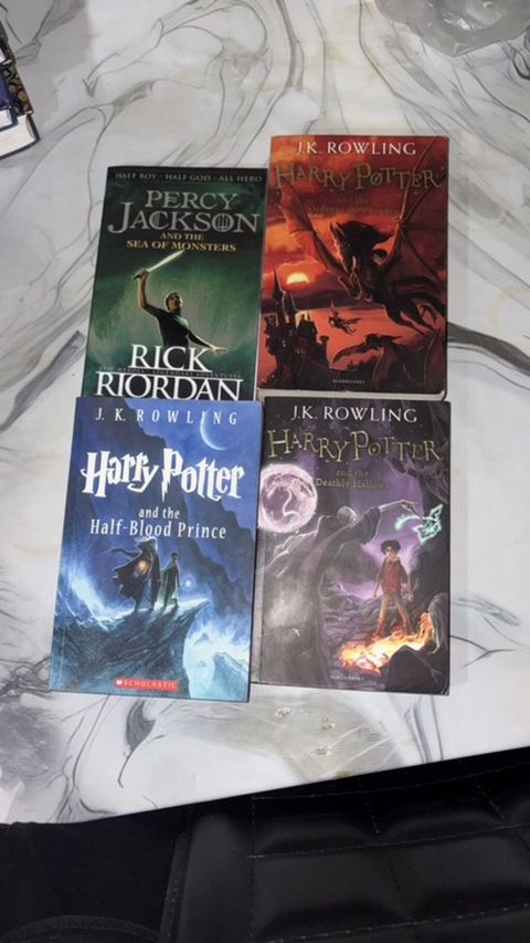 Fentezi janrında 4 kitabdan ibarət paket: - Rick Riordan – “Percy — Bakı