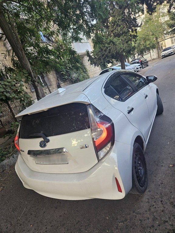 Toyota Aqua, 1.5 L, 0.87 kWh, 2018 il, 179 000 km — Avtomobillər, Bakı (2)