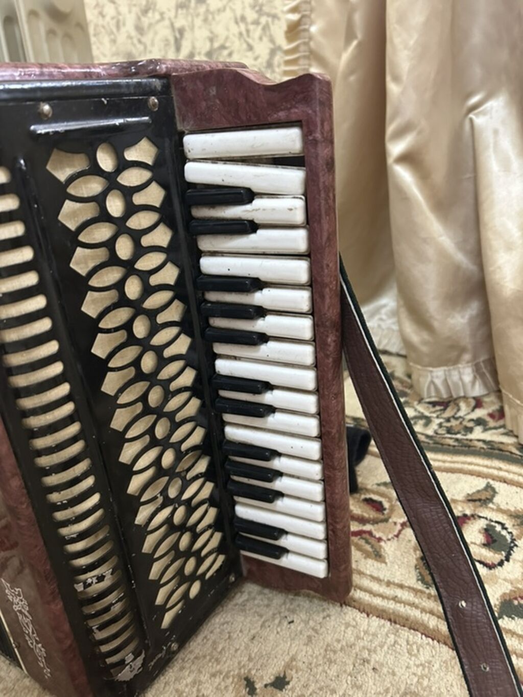 Qarmon/akkordeon – “Тула” (Tula) tipli, balqabaq rəngli korpus — Mallar, Xankəndi (4)