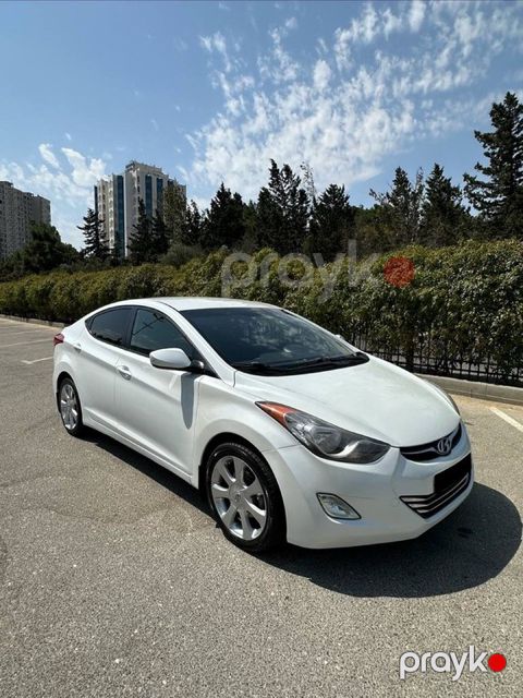 Hyundai Elantra, 1.8 L, 2013 il, 270 000 km