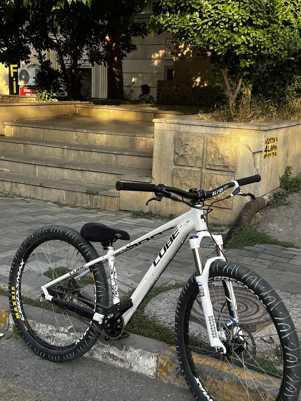 Əvvəla salam velosipedi satmaq səbəbim moto almaq üçündür. Cube AİM — Velosipedlər, Xırdalan