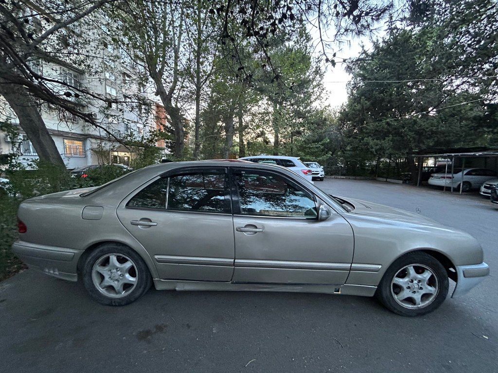 Mercedes E 320, 3.2 L, 1996 il, 301 000 km — Avtomobillər, Bakı (3)
