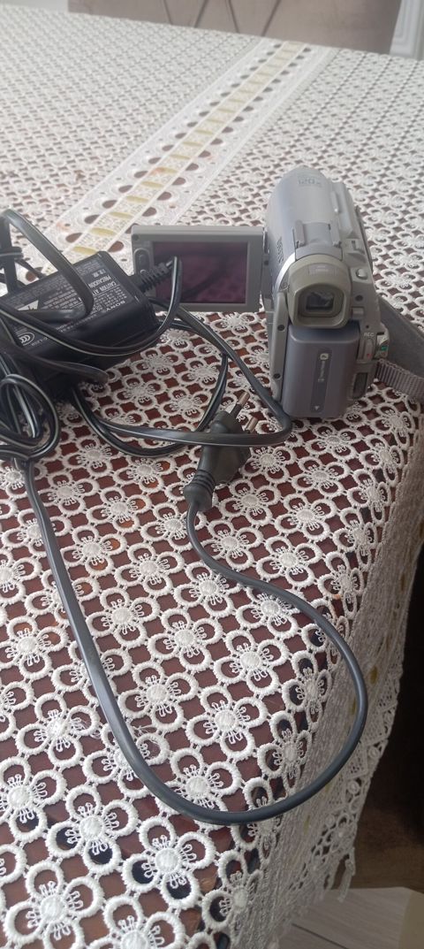 Sony Handycam DCR-HC20E (PAL) videokamera - Carl Zeiss Vario-Tessar — Digah