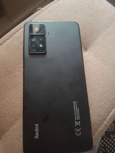Redmi smartfon - Model: Redmi (arka qapaqda Redmi loqosu) - Kamera — Mingəçevir