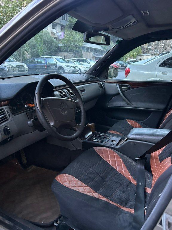Mercedes E 320, 3.2 L, 1996 il, 301 000 km — Avtomobillər, Bakı (7)