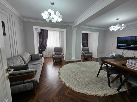 5-otaqlı mənzil, Azadlıq m., 130 m² — Bakı