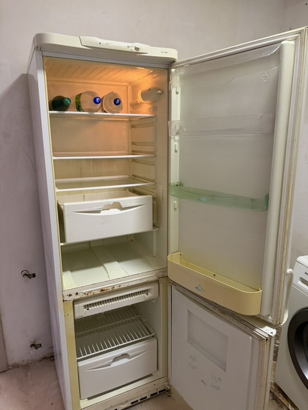 Indesit iki qapılı soyuducu - Brend/model: Indesit (üst kamera — Soyuducular, Saray (2)