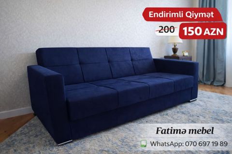 Dərin göy rəngdə, müasir dizaynlı yumşaq divan. Geniş oturacaq və — Digah