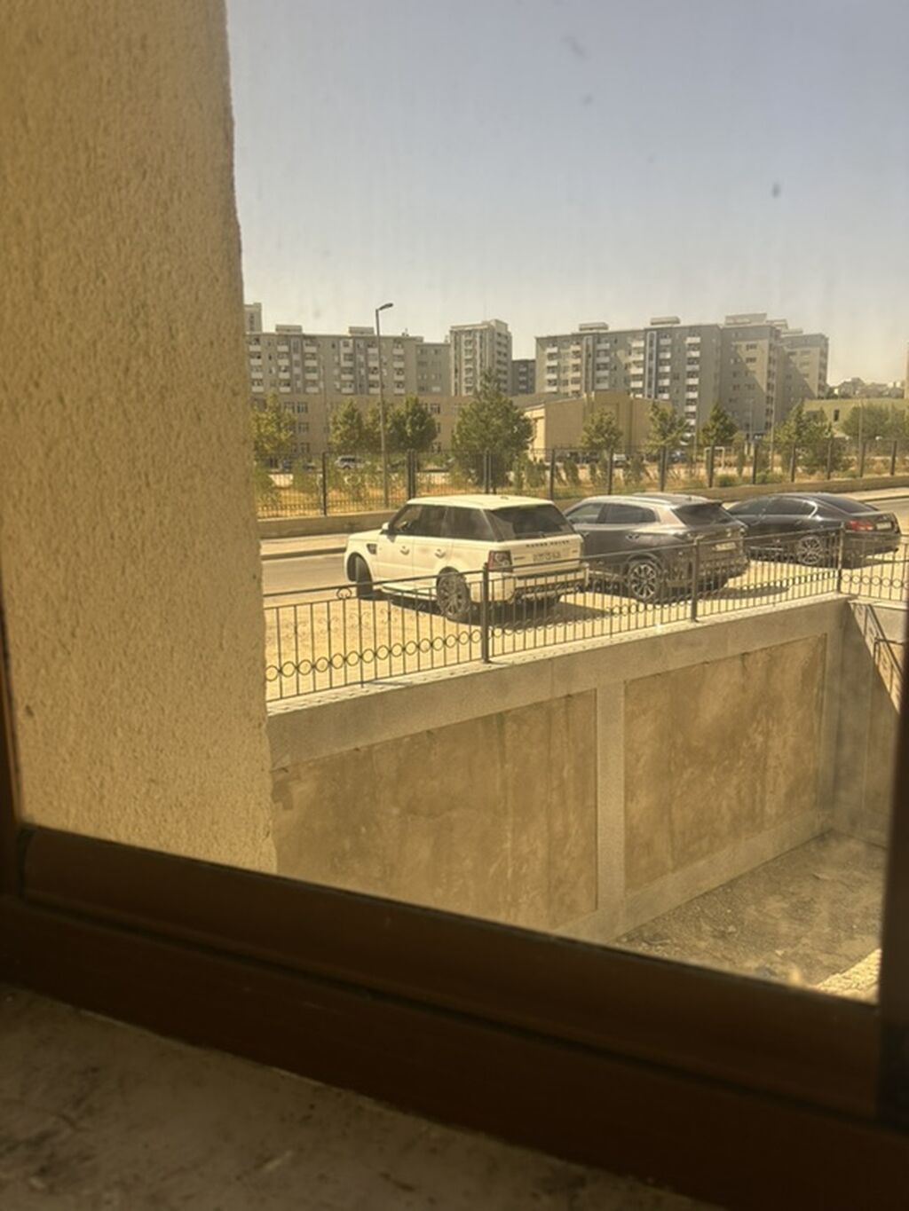 Ev dizayninq uygun bawqa pencere qoyulacaq deye satilir.3 ildi qoyulub — Daşınmaz əmlak, Bakı (2)