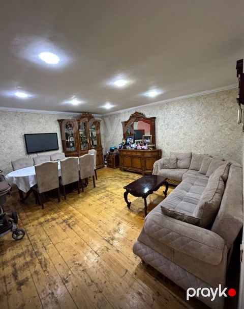 Həyət evi, Keşlə qəs