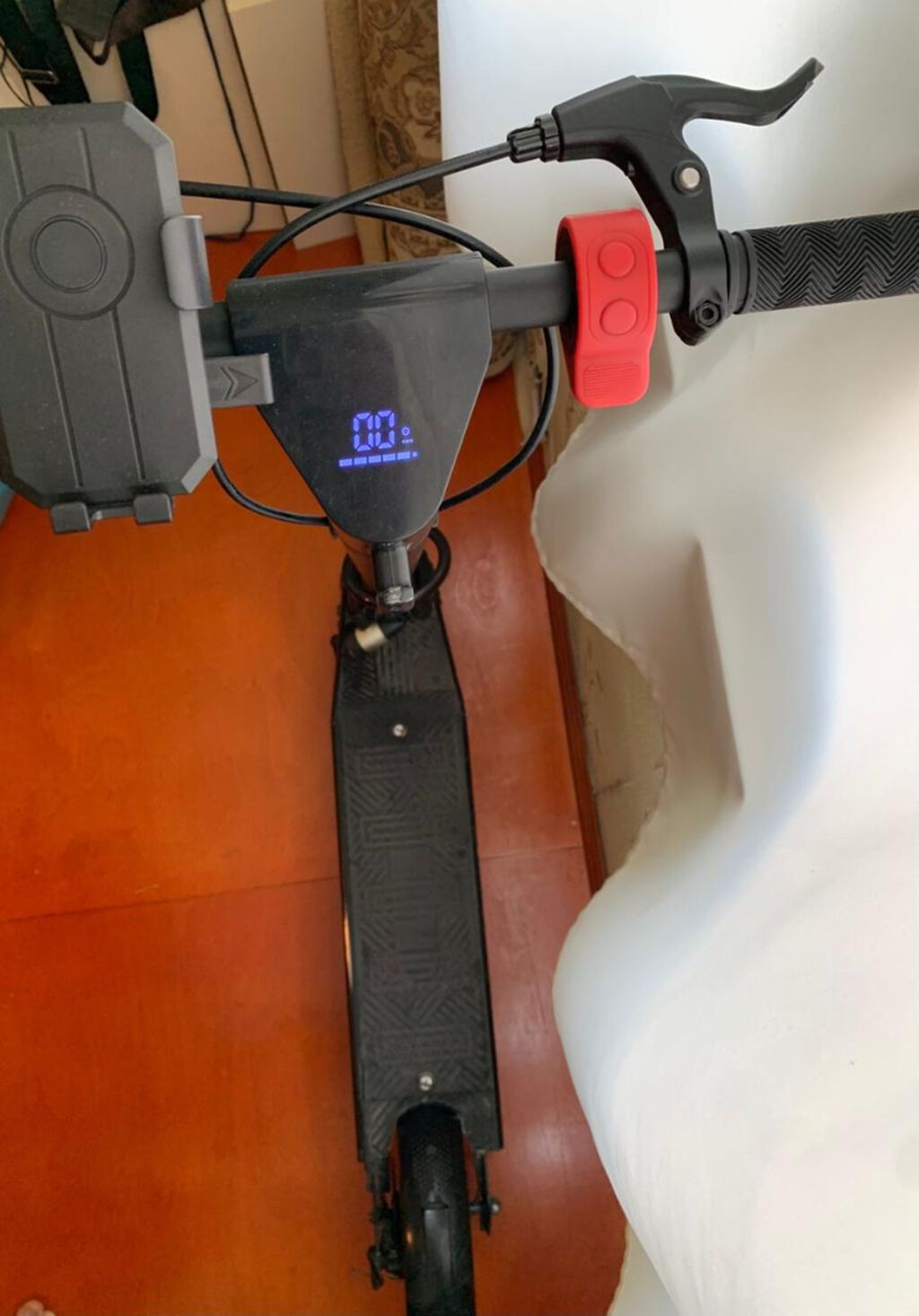 İşlənmiş Elektrik samokat 10", 751 - 1000 Vt, 36 - 45 km/s, Ünvandan götürmə, Pulsuz çatdırılma, Ödənişli çatdırılma — Mallar, Bakı (5)