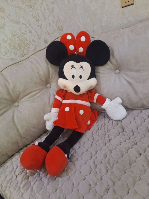 Böyük ölçülü Minnie Mouse plyuş oyuncağı - Dizayn: Qırmızı ağ xallı — Gəncə