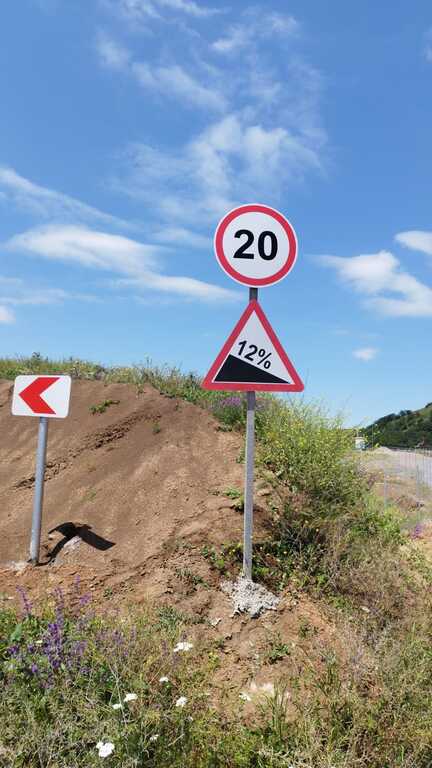 Yol nişanları — Təhlükəsizlik sistemləri, Bakı (3)
