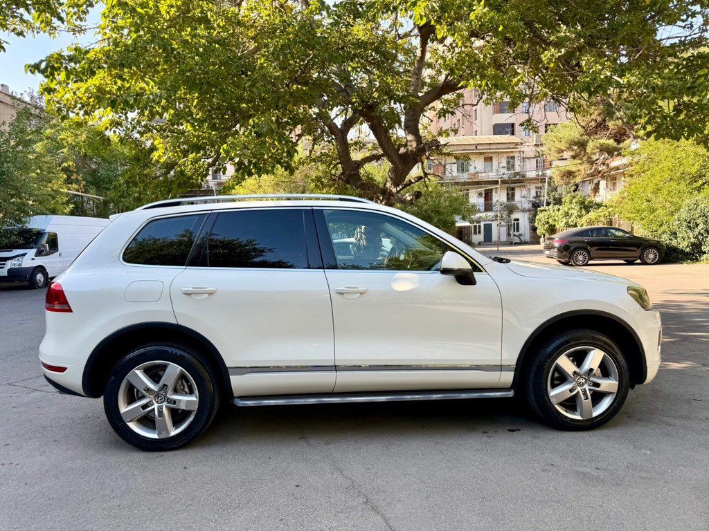 Volkswagen Touareg, 3.6 L, 2010 il, 160 000 km — Avtomobillər, Bakı (2)