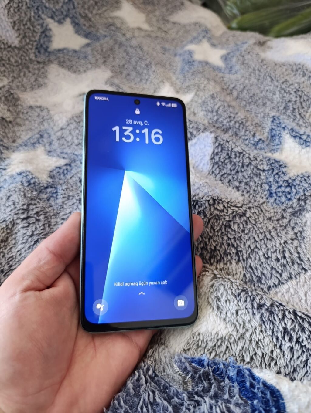 Smartfon – tam ekranlı dizayn, ön kameraya görə mərkəzdə dəlikli — Elektronika, Sumqayıt (3)