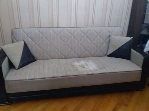 Satilir Açılan divan – 30 AZN satılır Yaxşı, möhkəm karkası — Bakı