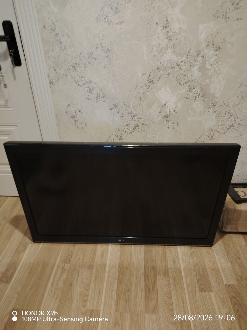 İşlənmiş Televizor LG LED ekran Ünvandan götürmə — Televizorlar, Bakı (3)