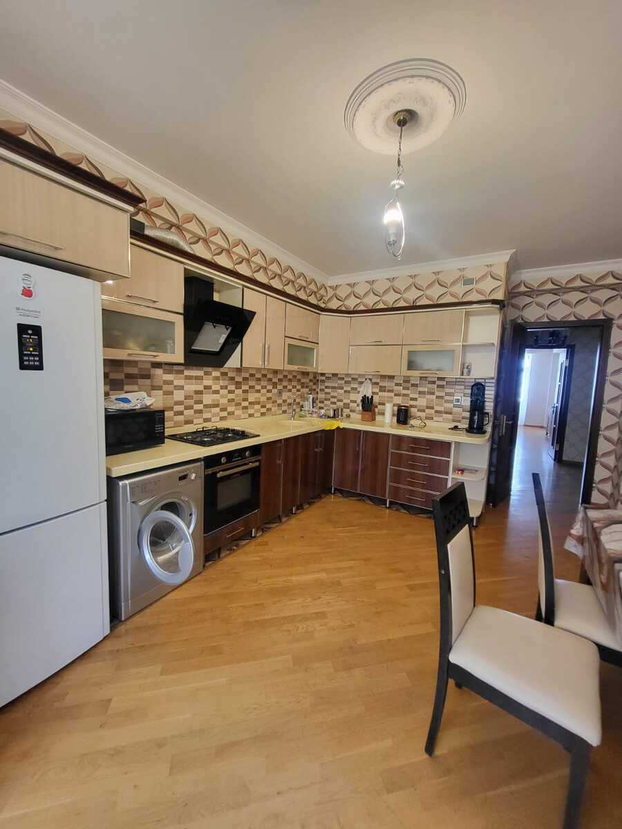 3-otaqlı yeni tikili kirayə verilir, Xalqlar m., 150 m² — Mənzil, Bakı (11)
