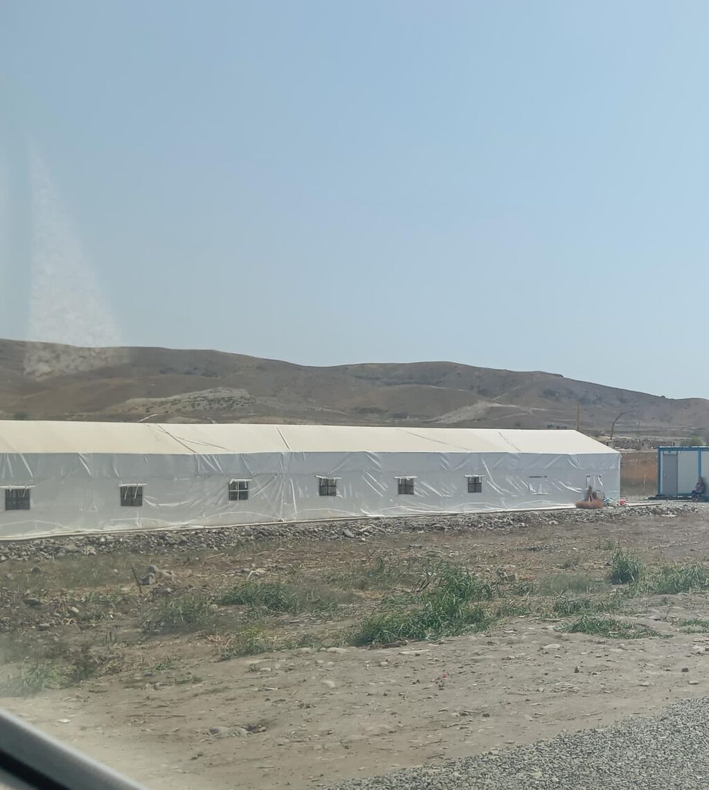30 metr uzunu 6 metr eni Böyük ölçülü modul çadır konstruksiyası — Çadırlar, Cəlilabad