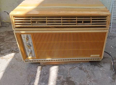 BK -1800 T isti soyuq verir, tam işlək vəziyyətdədir. Caspian Plazaya — Bakı
