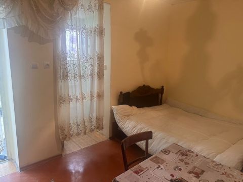 Elimler metrosunun 100 adımlıqında heyet evi 1 otaqlı mənzil – studiya — Bakı