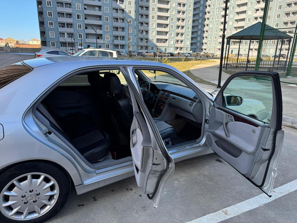 Mercedes E 240, 2.4 L, 2001 il, 290 000 km — Avtomobillər, Bakı (5)
