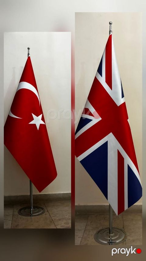 Dövlət bayraqları üçün mərasim Bayraqlar her biri 50azn Şəkildə