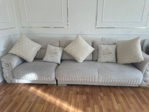 Duz divan satılır Qiymət 300 azn Ünvan Xırdalan NikaFati E — Bakı
