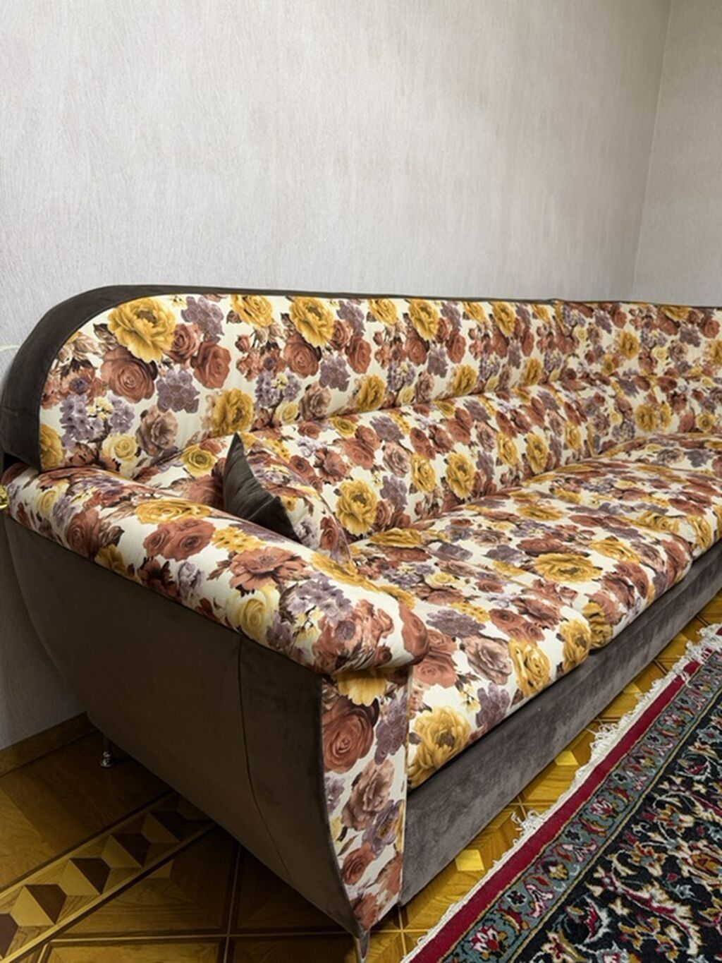 L-formalı künc divan - Dairəvi künc keçidi, hamar konturlar - Metal — Mebel, Bakı (4)