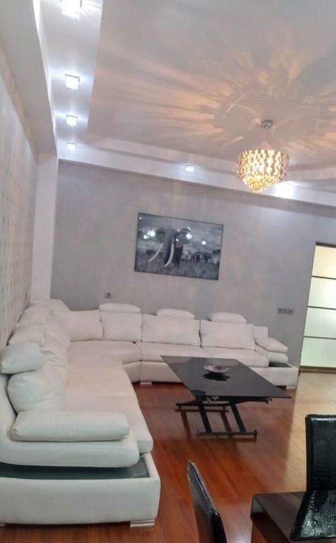 Künc divan — Bakı