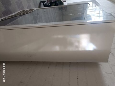 Ağ rəngli vitrin/komod dəsti - Material: MDF/taxta əsaslı, parlaq lak — Gəncə