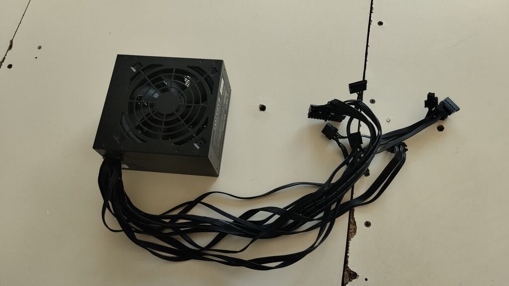 Salam qida bloku satılır heç bir problemi yoxdur heç bir batereya — Elektronika, Digah