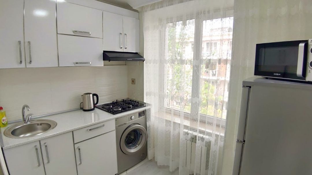 1-otaqlı mənzil kirayə verilir, 28 May m., 45 m² — Mənzil, Bakı (9)
