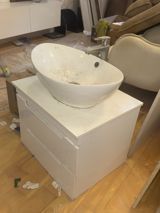 Hamam üçün lavabolu tumbə - Üstü masaüstü tipli yumurta formalı — Mebel