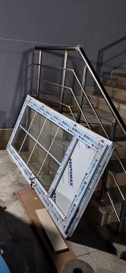 Plastik qapı — Bakı