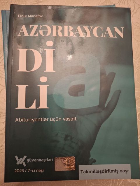 İşlənməmiş kitablar. Hər birinin qiyməti 8m — Gəncə