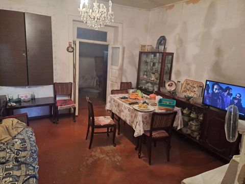 İnşaatçılar metrosundan cəmi 100 metr məsafədə 3 otaqlı həyət evi — Bakı